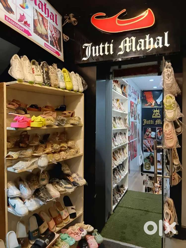 Required Saleman at Shoes shop in 3B2 Mohali.