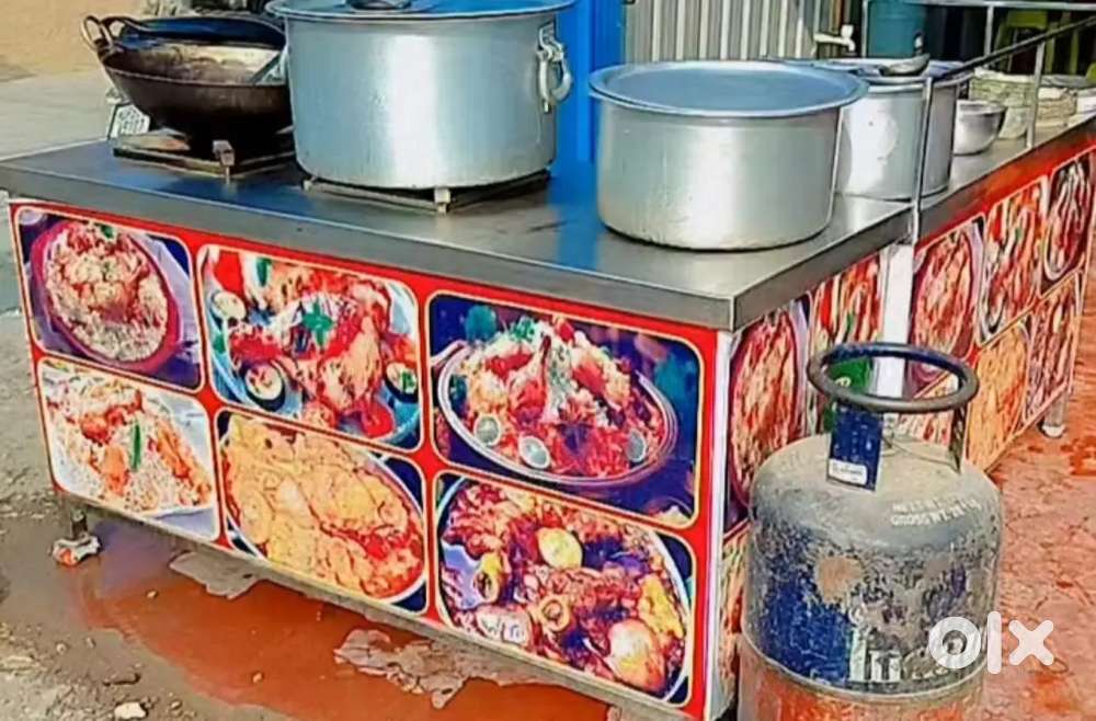 Restrunt ka pura saman h