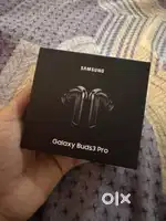 Buds 3 pro black colour