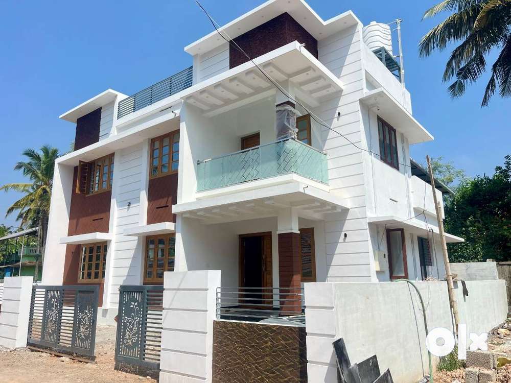 Brand New1750Sqft/4.5 cent 75lakh / villas at Mannuthy Thrissur.