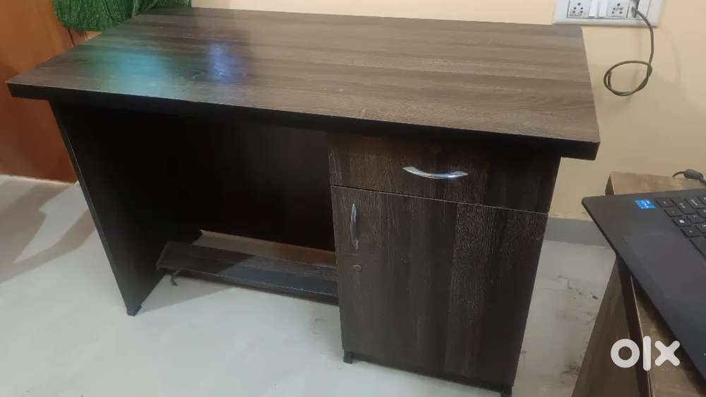 Office table for sale
