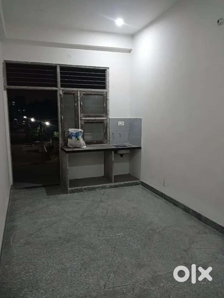 Studio rental unit for girls and small family