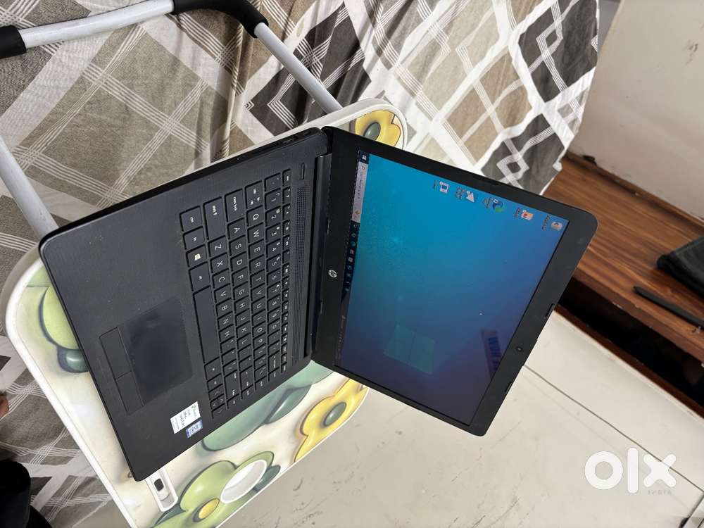 HP 14q Core i3 7th Gen - 8 GB/256 GB SSD/Windows 10 Home 14q-cs0023TU