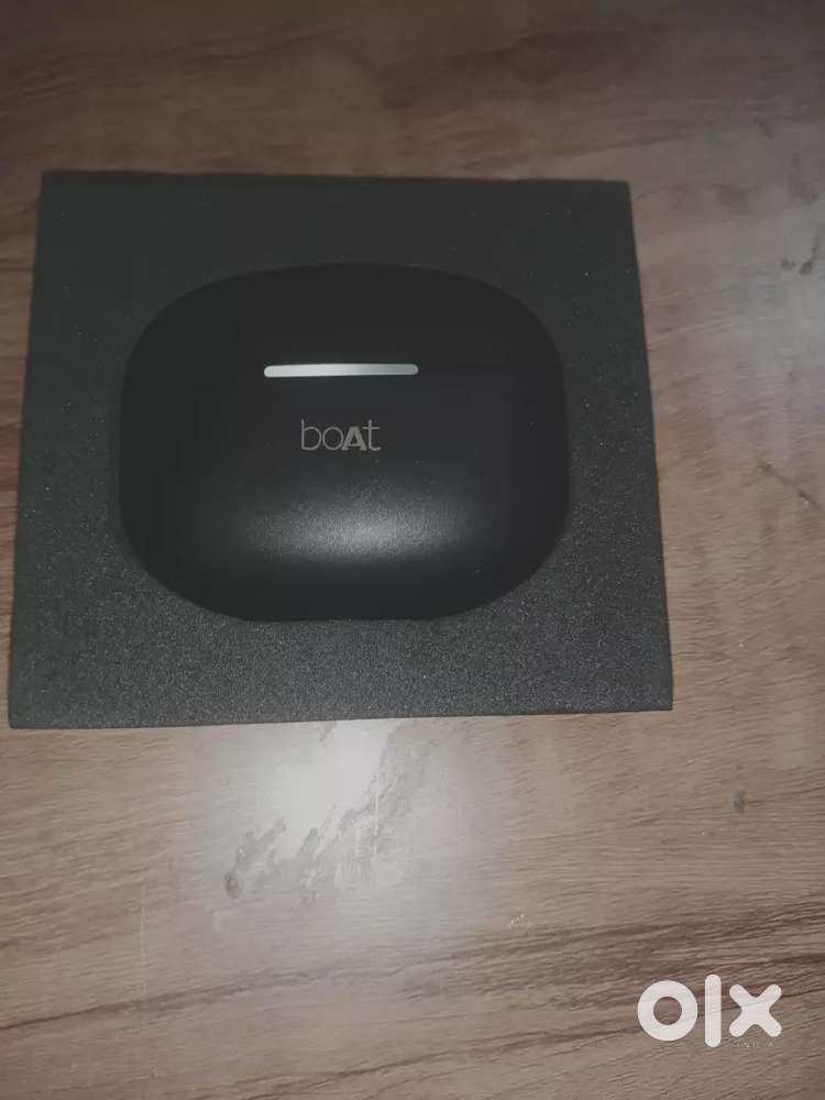 New Boat Eardopes 219 ,40H battery (black colour)