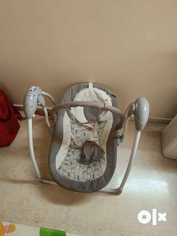 Chiccoo automatic Baby swing - with remote