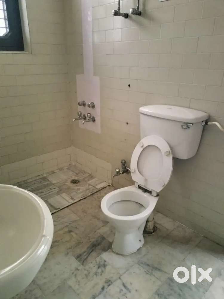 Fully Furnished 2 BHK – Complete First Floor