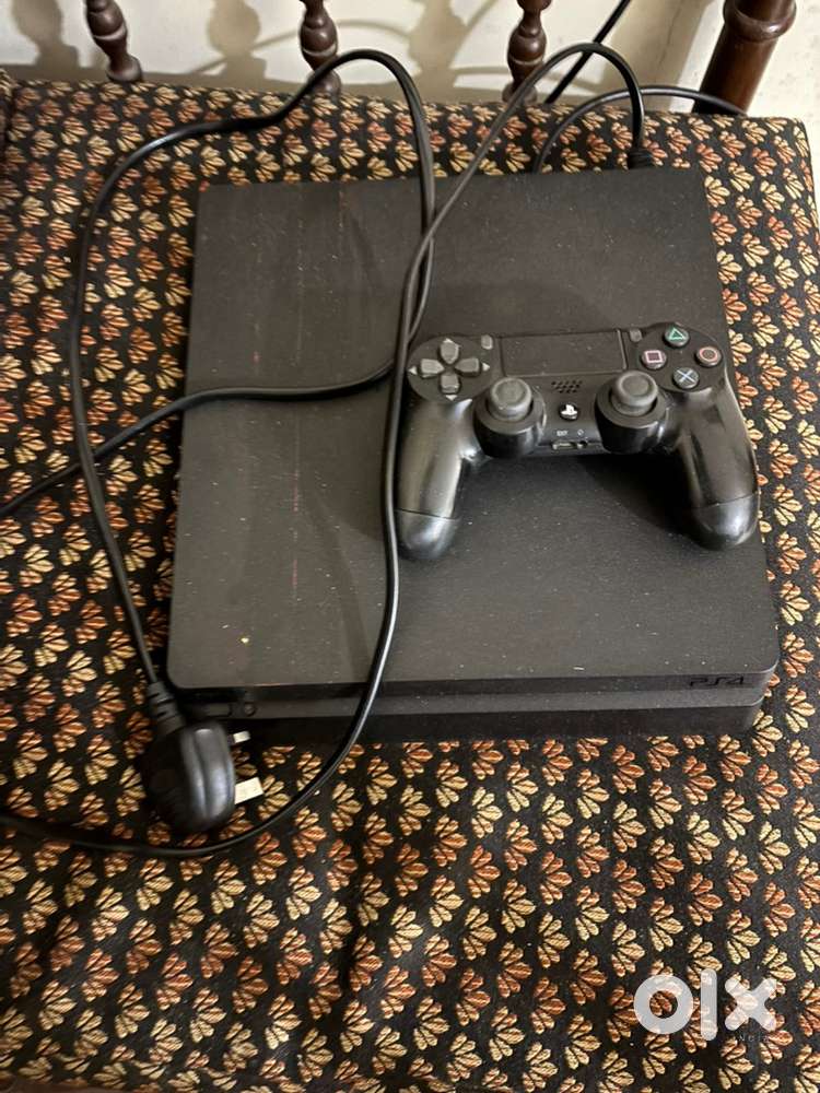 Ps4 slim excellent condition
