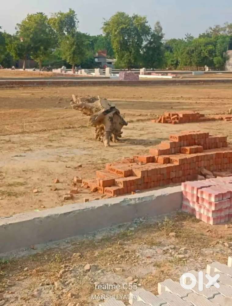 सुल्तानपुर रोड टू आउटर रिंग रोड से लगे हुए प्लॉट ले अंशल के पीछे