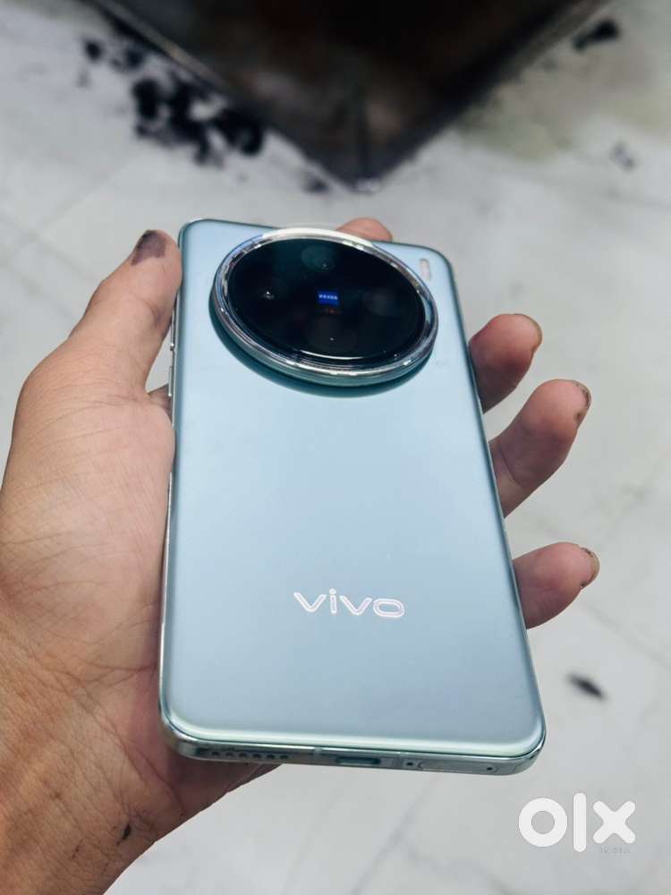 Vivo x200  12/256 3 month warranty