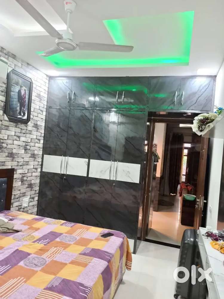 Fully Furnished 2 BHK Builder Floor Near Highway in Gated Society.