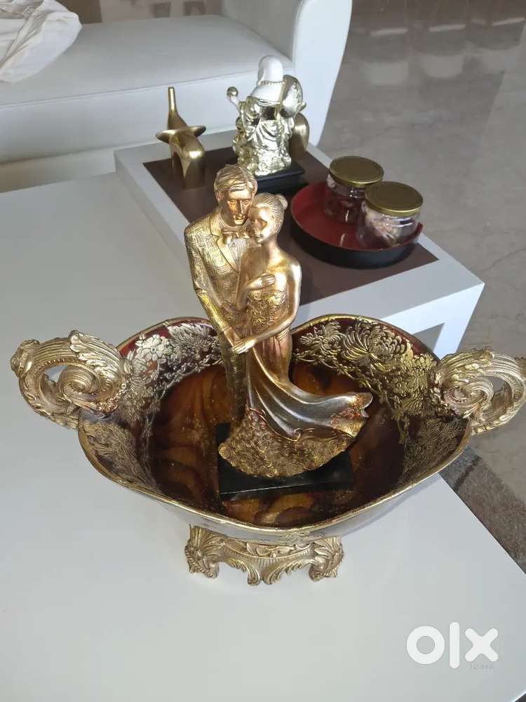 Couple artifacts romantic show piece