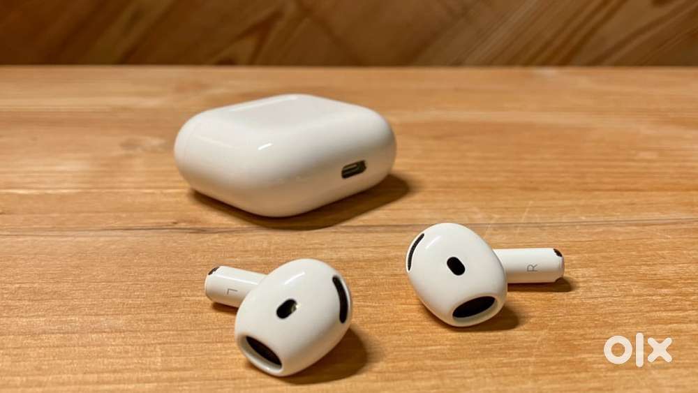 Apple airpods 4th gen without ANC 2 months old with box