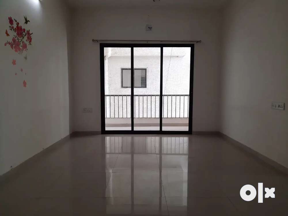 3 bhk semifurnished flat available on rent in  atladra .