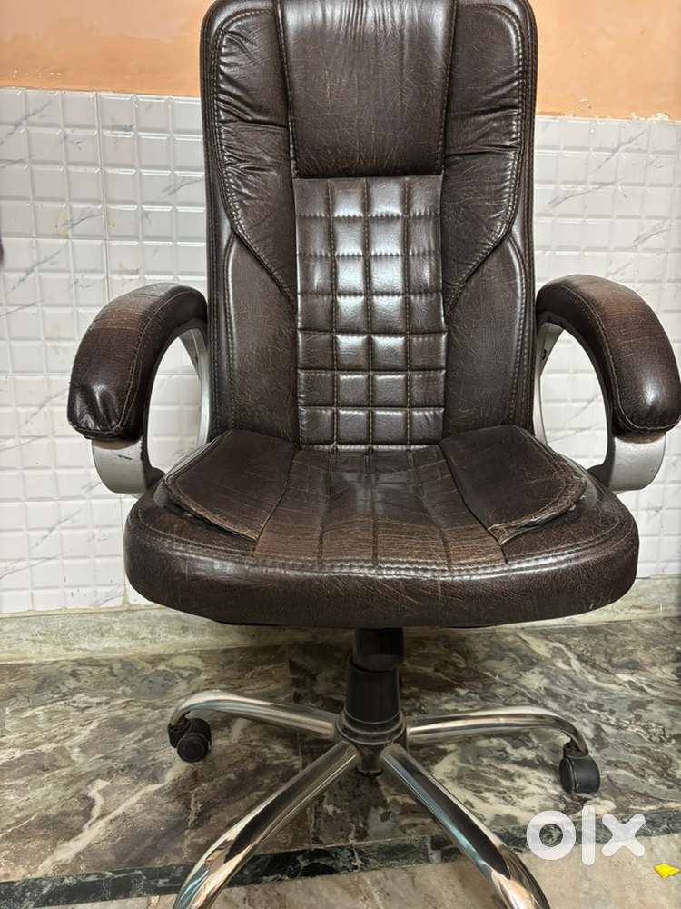Study chair , boss chair