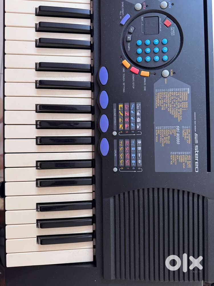 Used Yamaha PSR 180 electronic keyboard with stand for sale