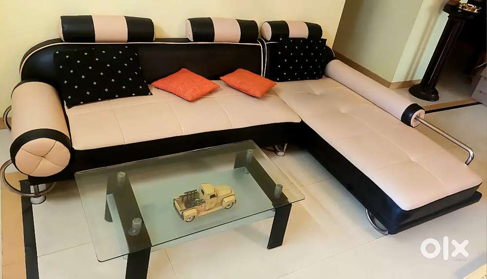 L-Shaped Leather/Rexine Sofa Set with Centre Table