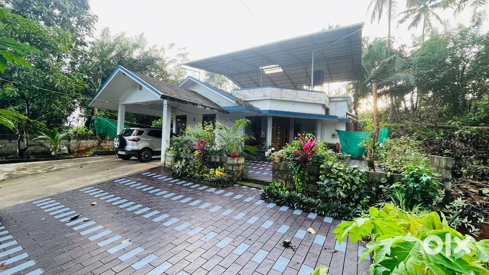House for sale in Manjeri