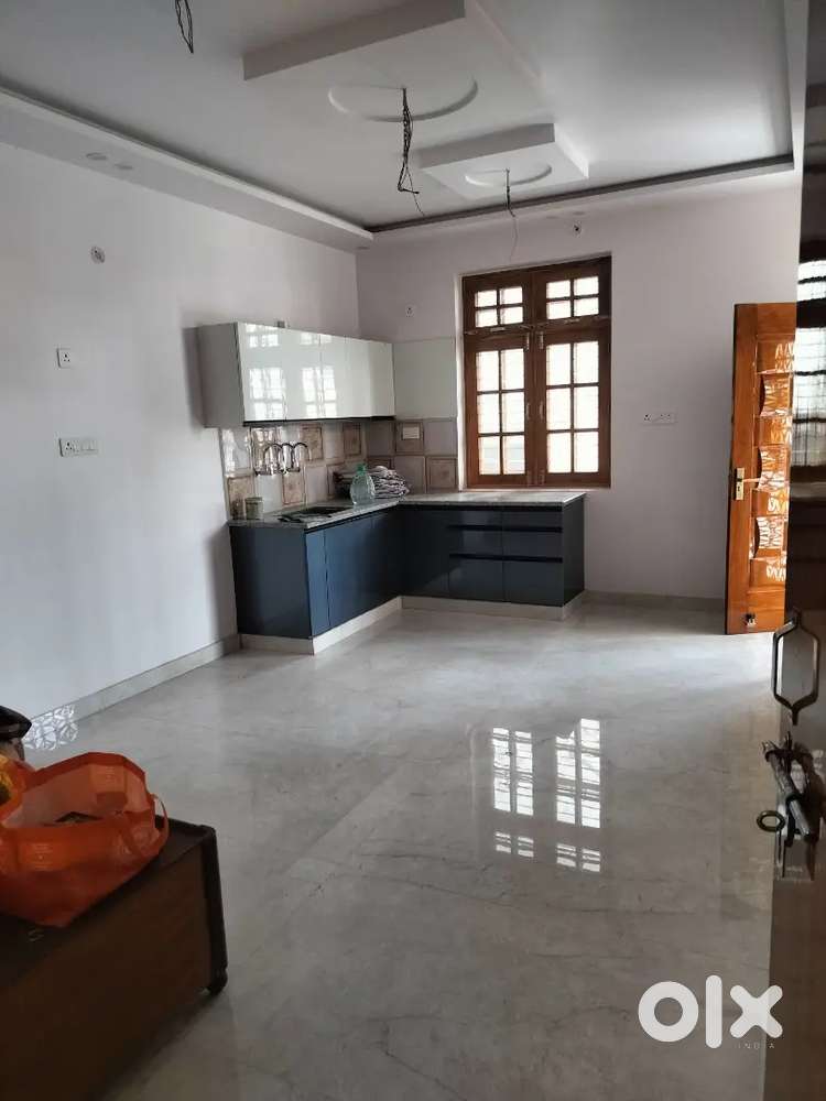 Fully Furnished Girls PG is available in Aliganj