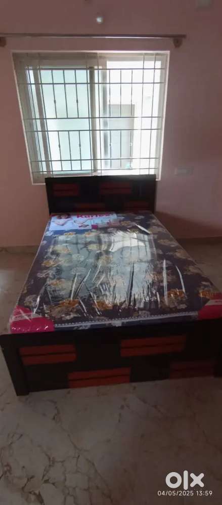 Brand new furnitures 4/6 cot with mattress at affordable price