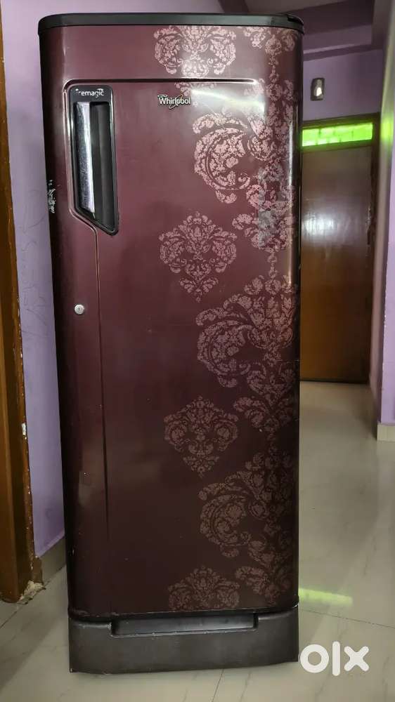 Whirlpool refrigerator icemagic 207 L