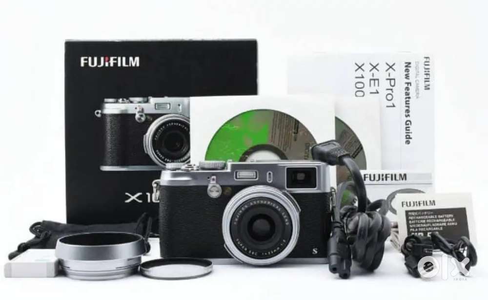 FUJI FUJIFILM X100S 16.3MP Digital Camera Silver From JAPAN