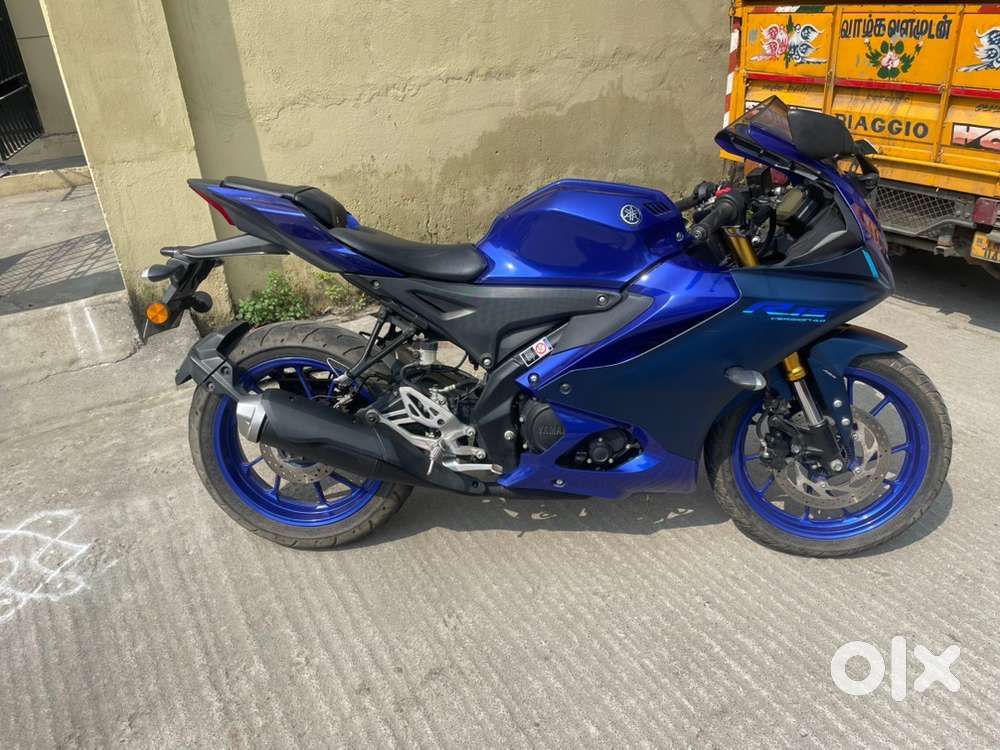 R15 V4 racing blue