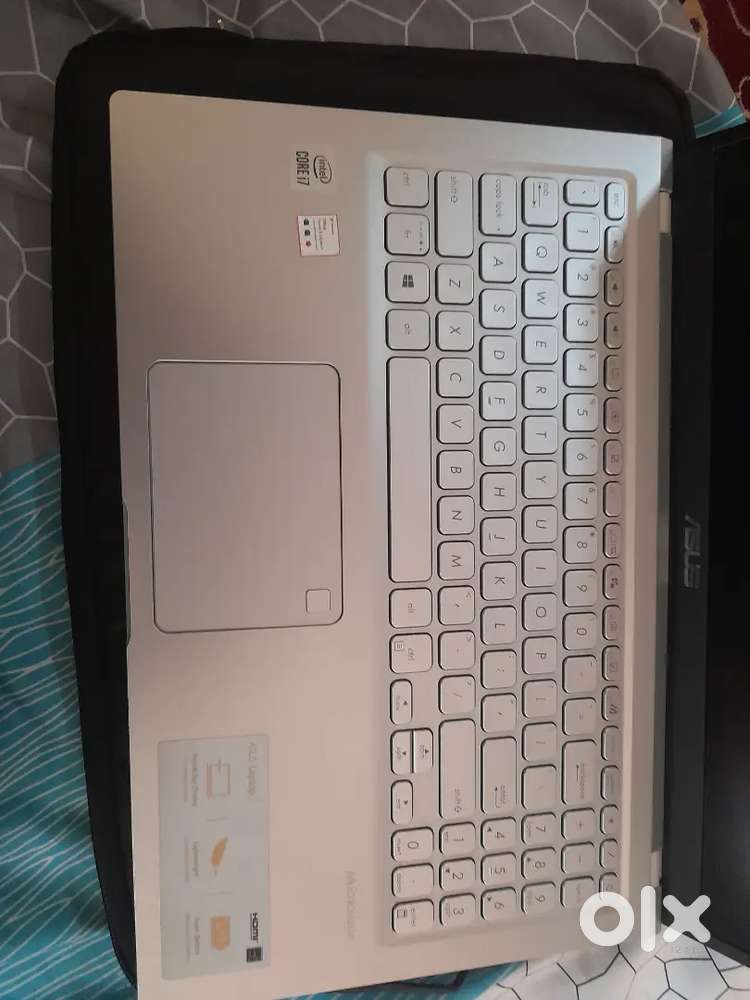 ASUS LAPTOP MODEL- LAIU7N8H