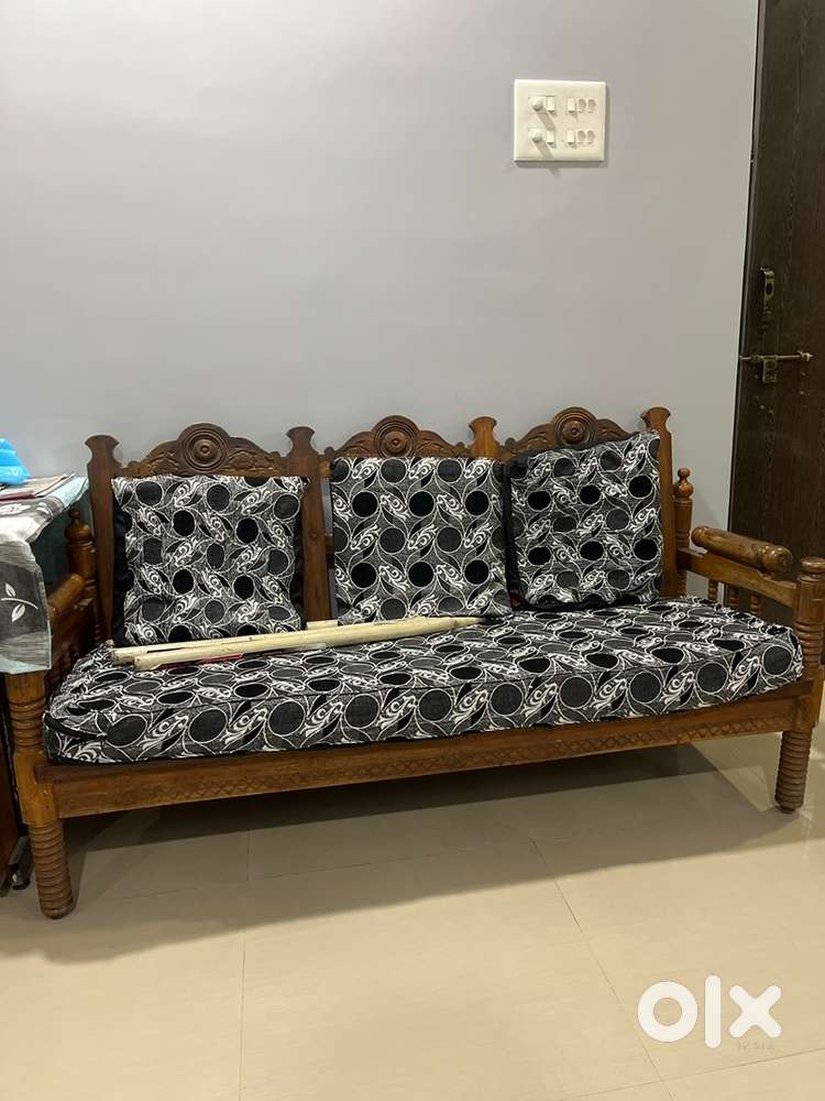 Well furnished sofa (3+1+1)