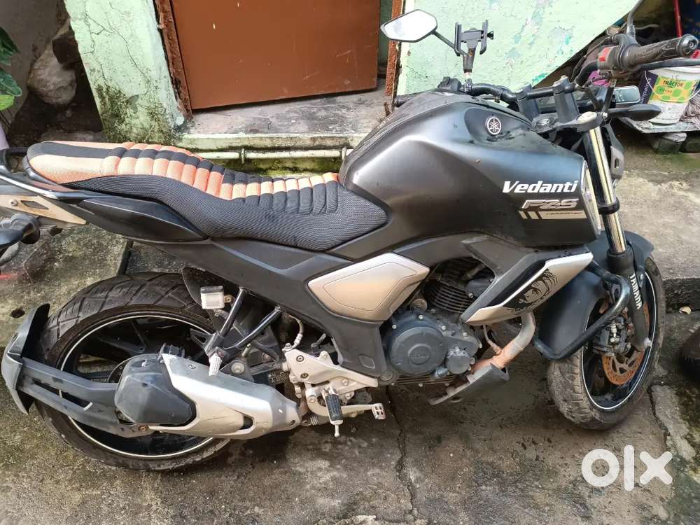 Yamaha FZ S fully Atomic and also Yamaha FZS app in mobile control