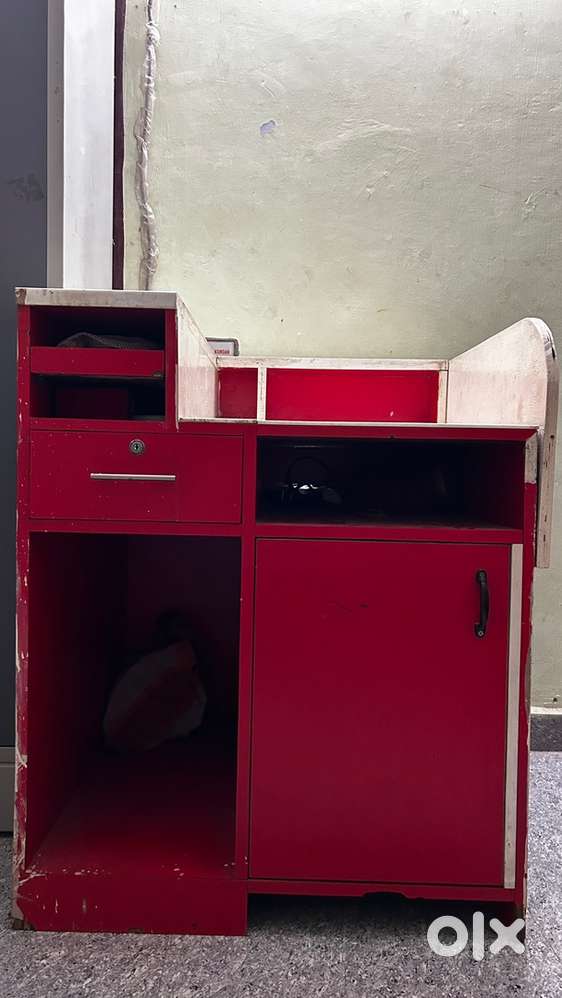Sturdy Customised Computer Desk for Sale – Perfect for Work & Study