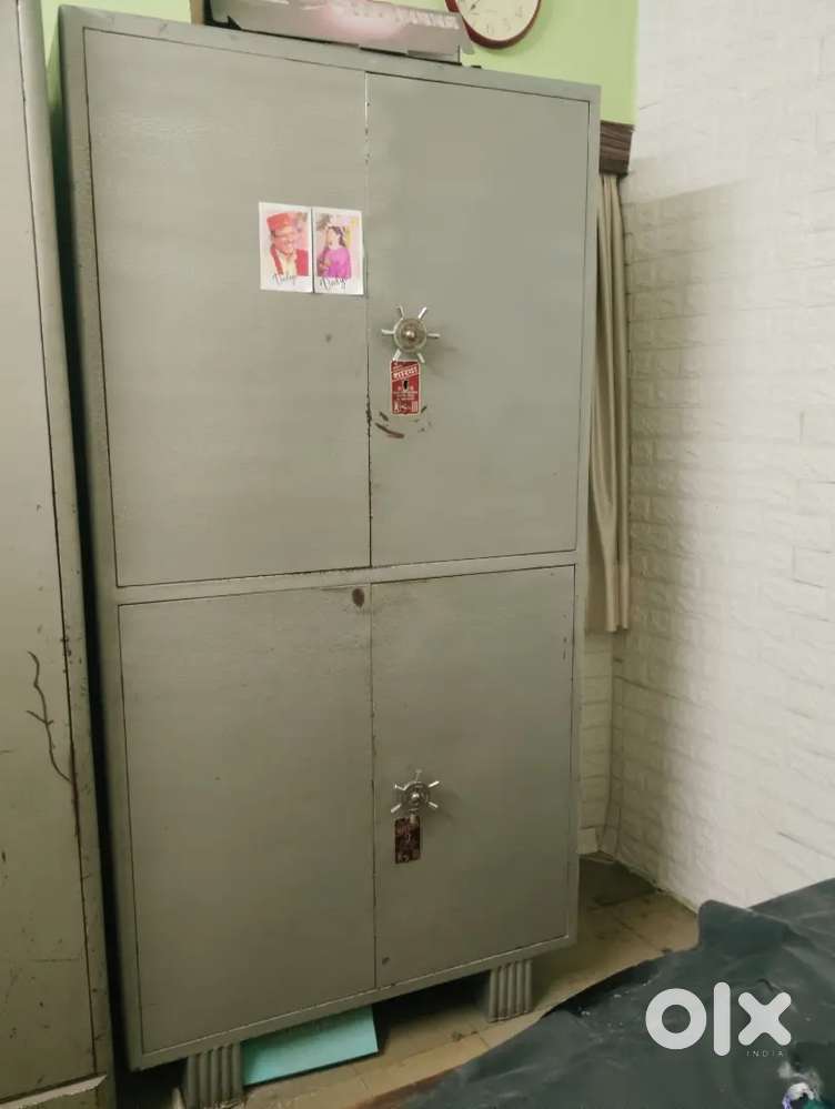 2 cupboards of steel(good condition)