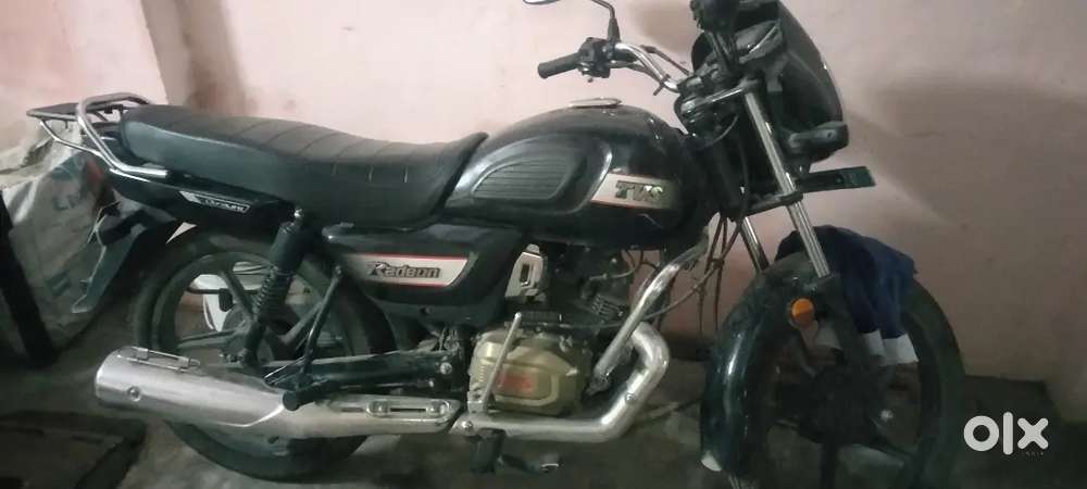 I have a TVs radion 10 months old and i can sell urgently