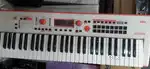 Korg Kross 2,61-key, synthesizer- red