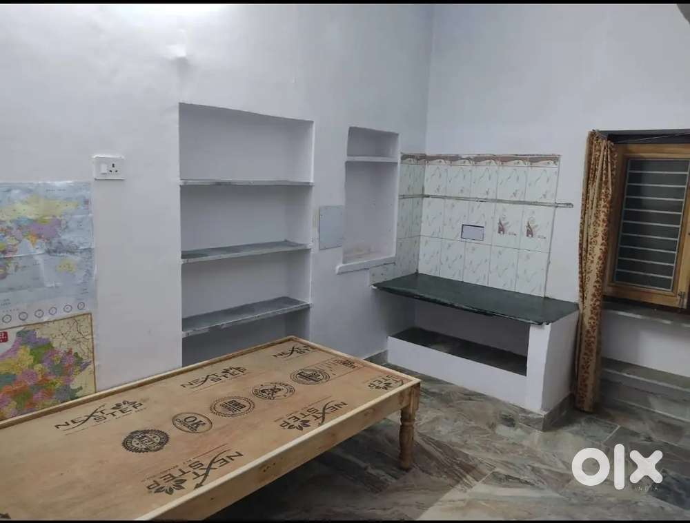 ROOM Available  (For  GIRL STUDENT Only)