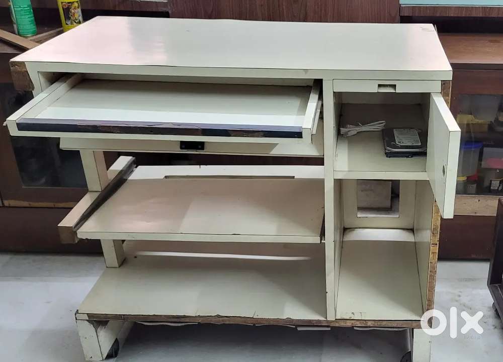 Computer Trolley stand with attached wheels