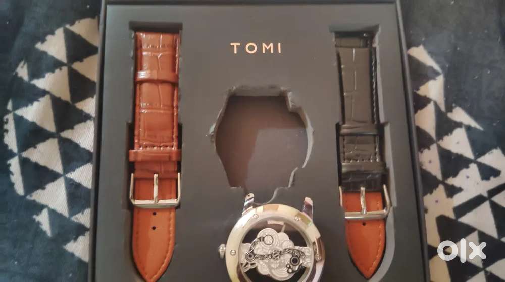Tomi facegear limited edition (Transparent) + Fast track silver strap