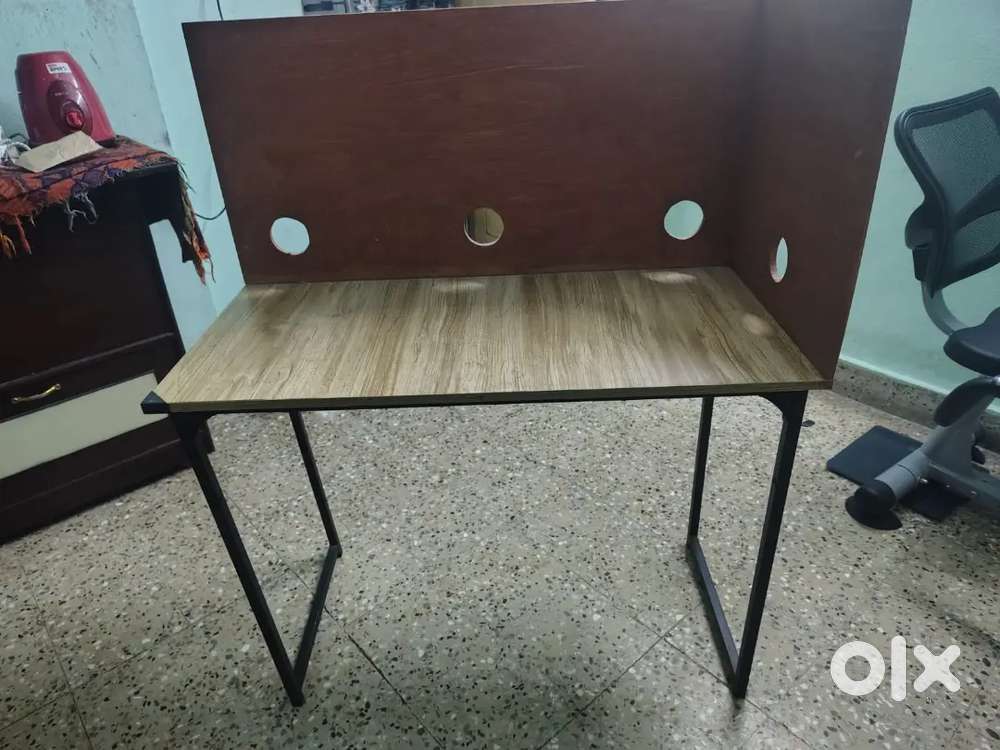 Work From Home Computer Desk/Table– Perfect for Monitor & Laptop Setup