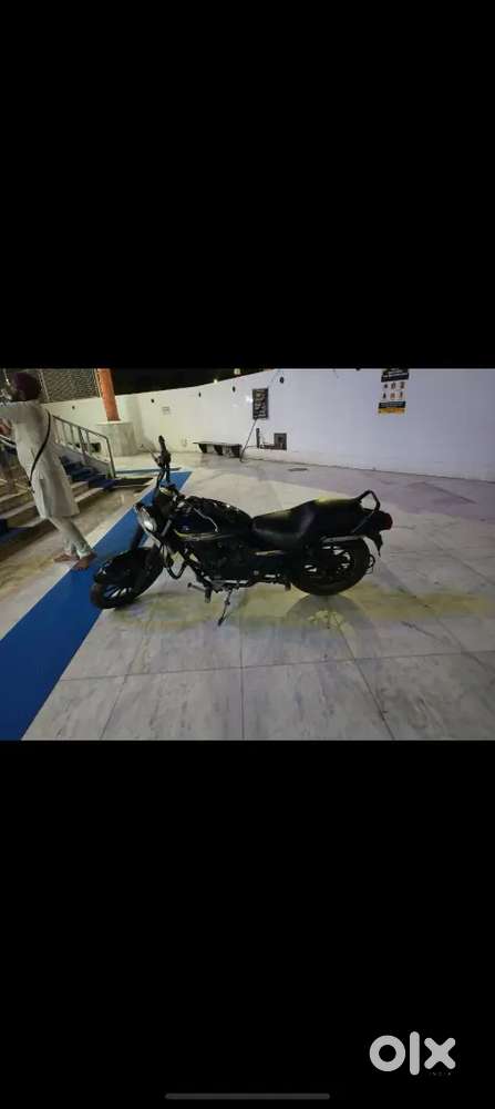 I am selling my bajaj avenger 150 good condition