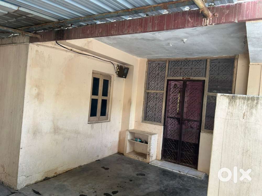 BHEL OLD MIG 3BHK INDIVIDUAL HOUSE AVAILABLE FOR IMMEDIATE RENT.