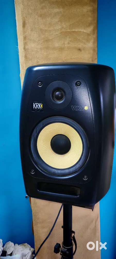 Vxt 8, KRK monitor speakers