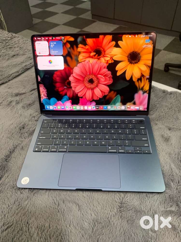 Apple MacBook Air / 2022 / M2-8GB-256GB / 13inch / Slim-Sleek/Warranty