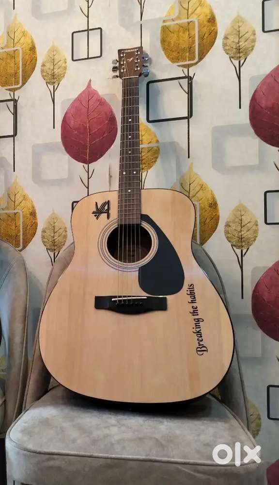 Yamaha F280 guitar
