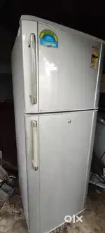 Samsung frost free refrigerator for sale.