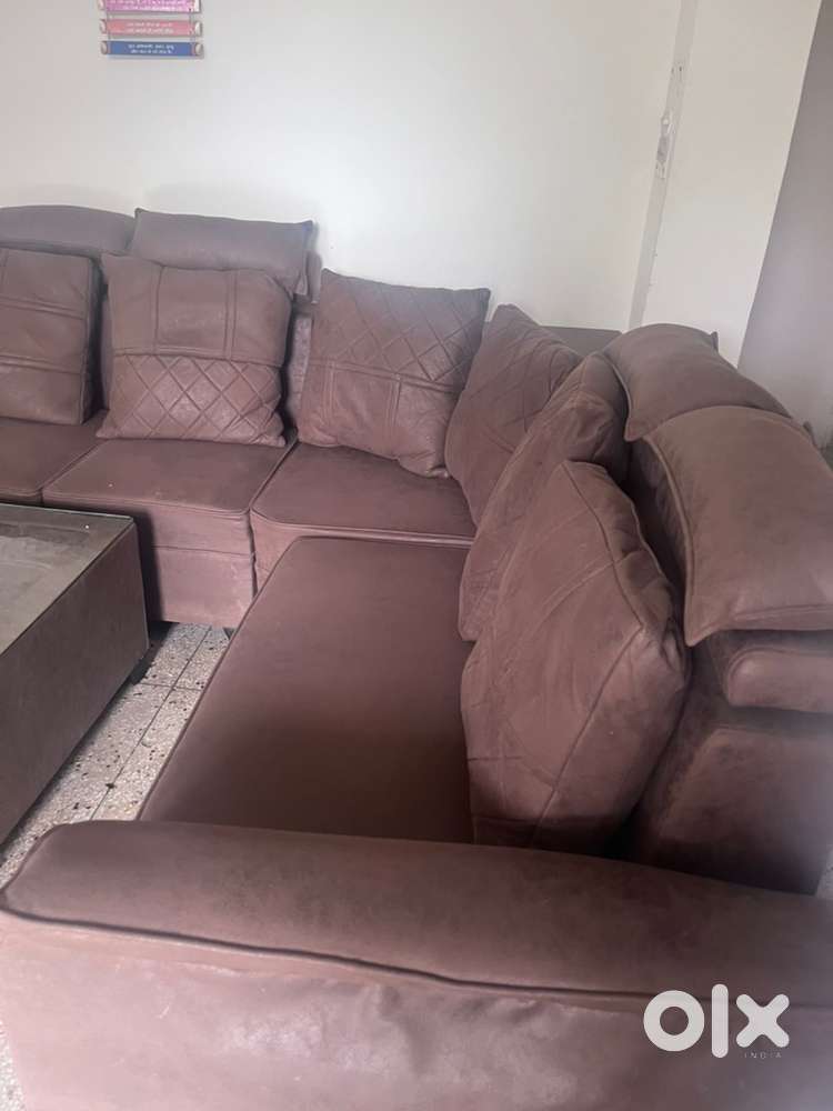 8seater sofa with two cushion sofa and center table