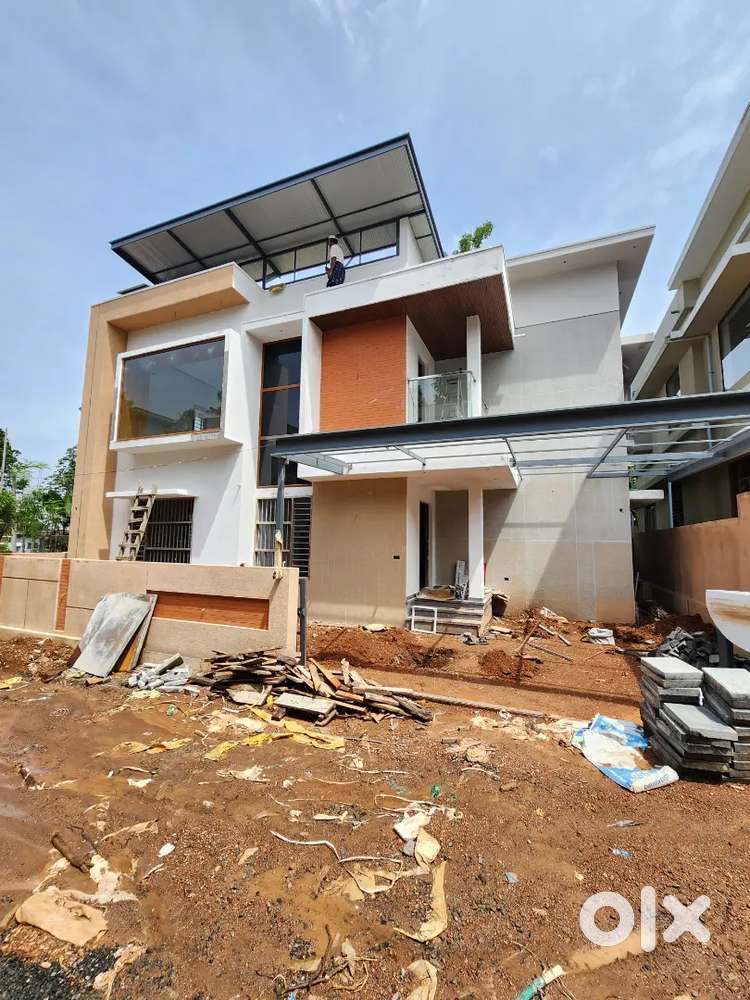 SPACIOUS 4BHK VILLA FOR SALE IN KAKKANAD INFOPARK