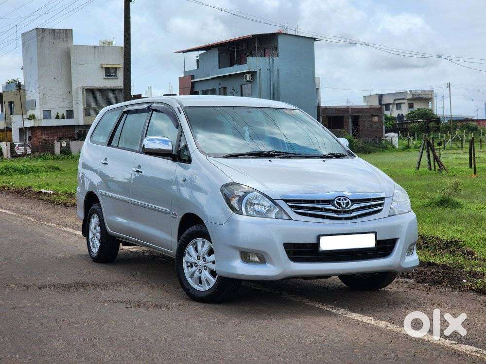 Toyota Innova 2.5 V 7 STR, 2011, Diesel