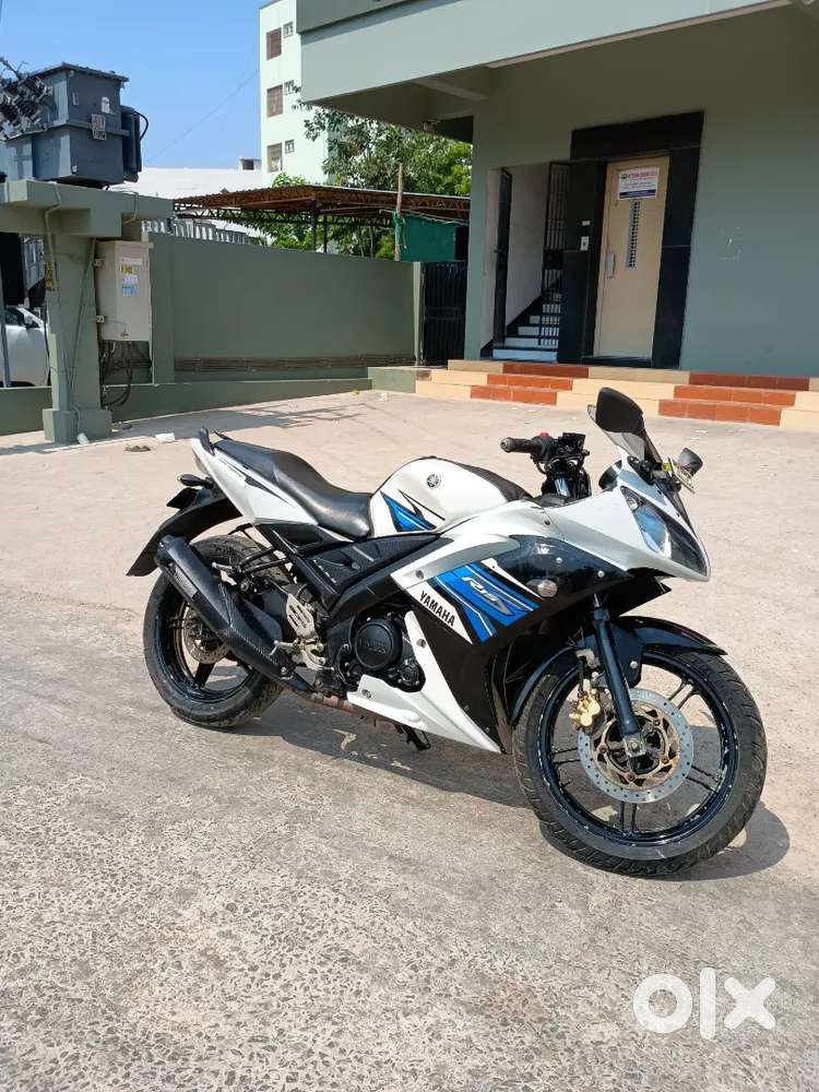Yamaha R15