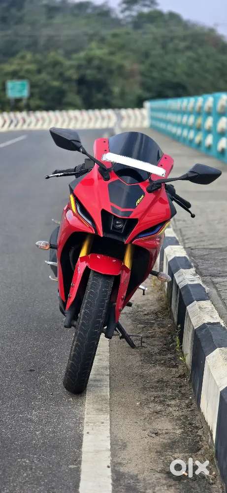 Yamaha R15 V4