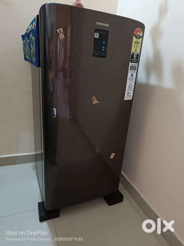 New Samsung Smart Fridge (2.5 years old) ,190L , 10 years warranty