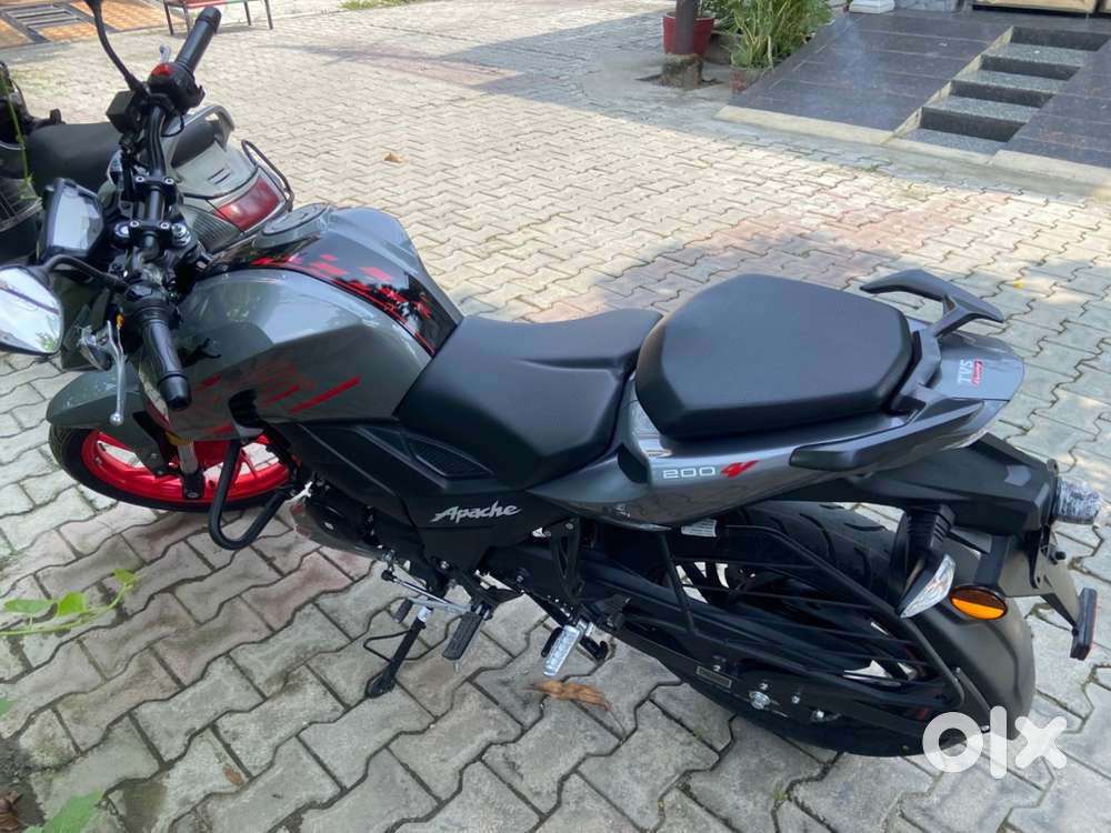 TVS APACHE RTR 200 Top Variant